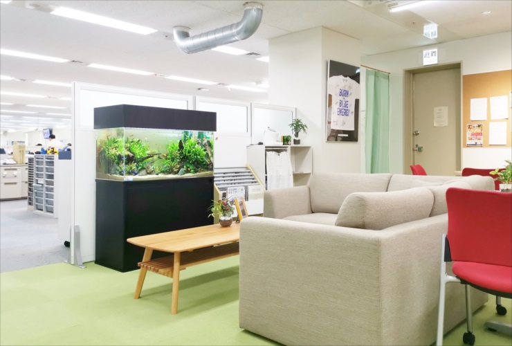 愛知県名古屋市　オフィスに90cm淡水魚水槽